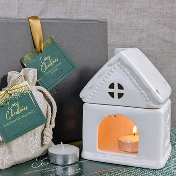 NEW! Cosy Christmas Gingerbread House & Wax Melts Gift Set